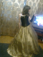 Продам платье золотого цвета. В отличном состоянии. Алматы.